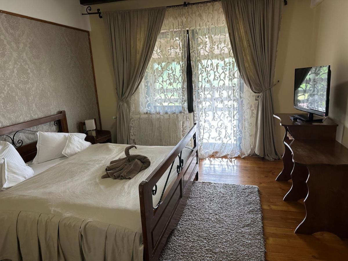 Hostal Casa Bradet Întorsura Buzăului Exterior foto