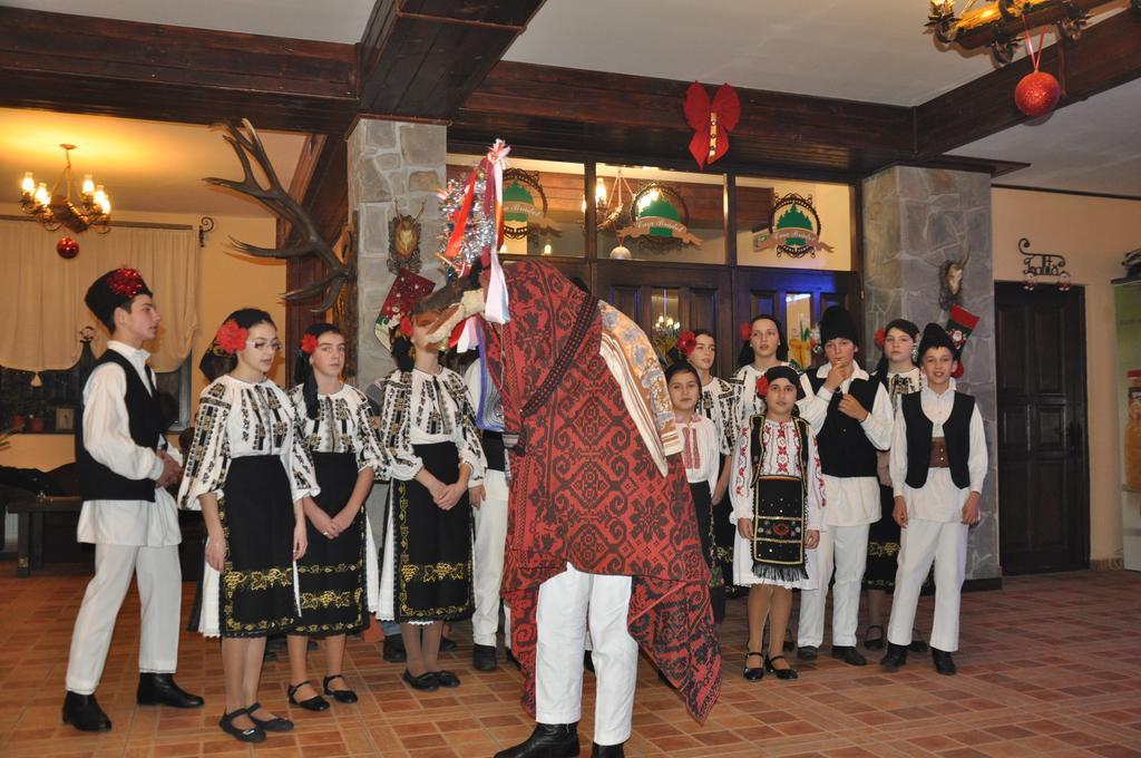 Hostal Casa Bradet Întorsura Buzăului Exterior foto